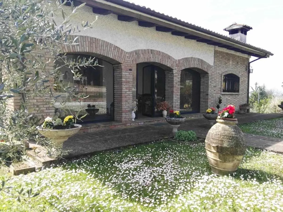 Villa Mery sui colli della riviera di Rimini ideale per grandi gruppi Mondaino